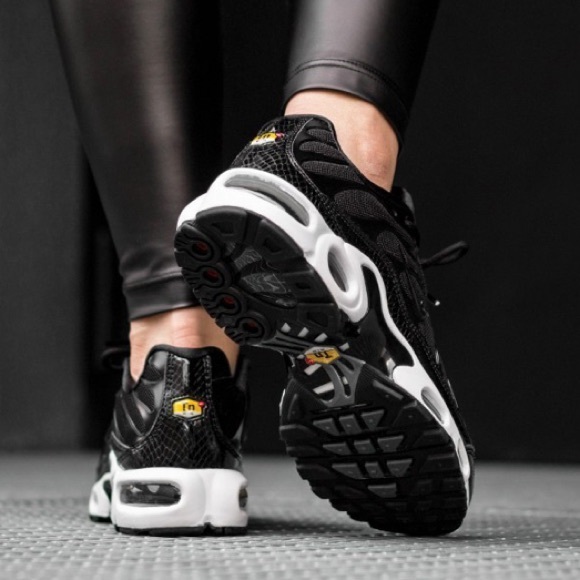 Nike air max plus sneakers - Picture 4 of 8